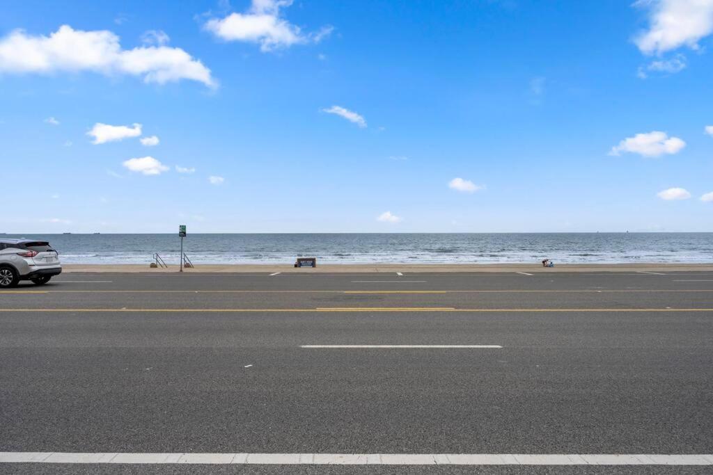 Bello Condominio Con Vista Al Mar, Jacuzzi Interno 갤버스턴 외부 사진